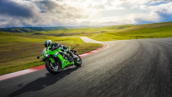 Kawasaki New Sports Model Bike Ninja Zx 6r Launched In India
