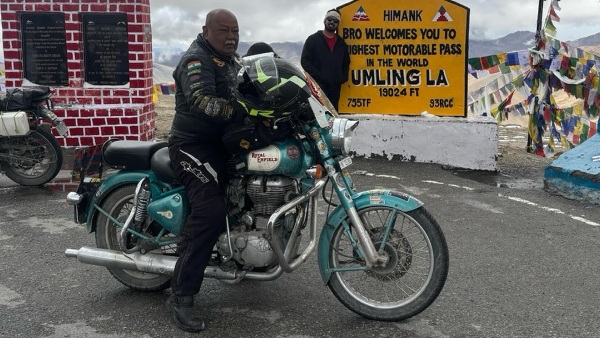 Sohan Roy Retired Lieutenant Colonel Reached Umling La Pass On Classic 500
