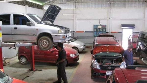 Local Mechanic vs Company Service Which Gives Your Car a Longer Life