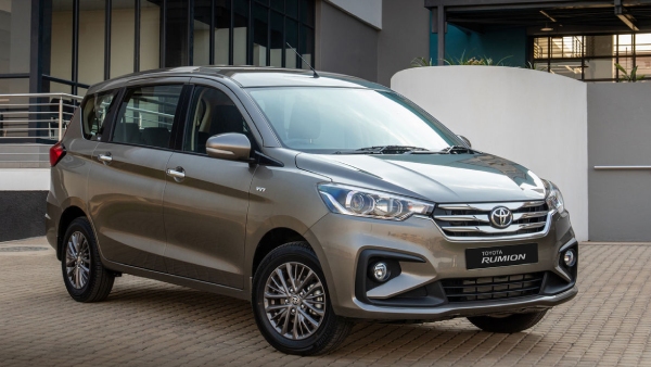 Toyota Rumion Gets Big Price Cut Sales Soar from 68 to 829 Units Offers 27 KM L Mileage