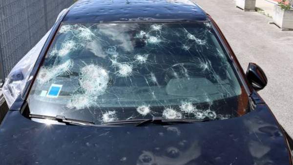 Car Windshield Safety Follow These 5 Important Precautions While Traveling