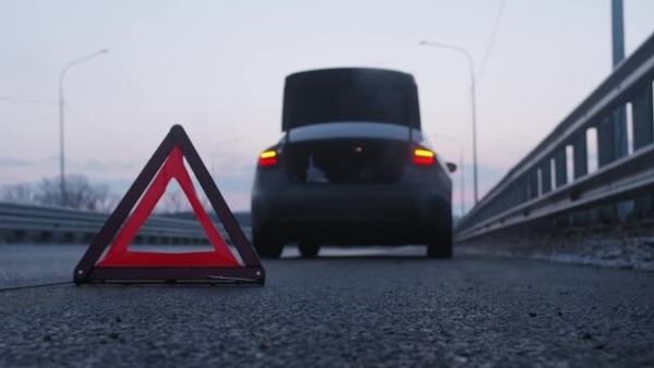 Road Safety Misconceptions About Hazard Lights Use What is the Correct Way