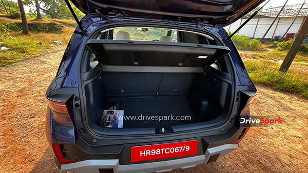 New Hyundai Venue-review-driving-impressions-and-specifications-in-telugu