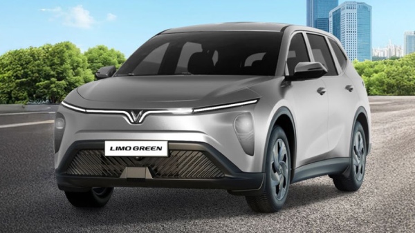 VinFast Limo Green 7-Seater Electric MPV Spotted Testing in India for the First Time