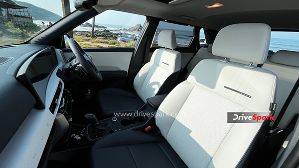 Hyundai Venue HX5 Debuts with 6 Airbags and Smart Features Prices Start at Rs 9 99 Lakh