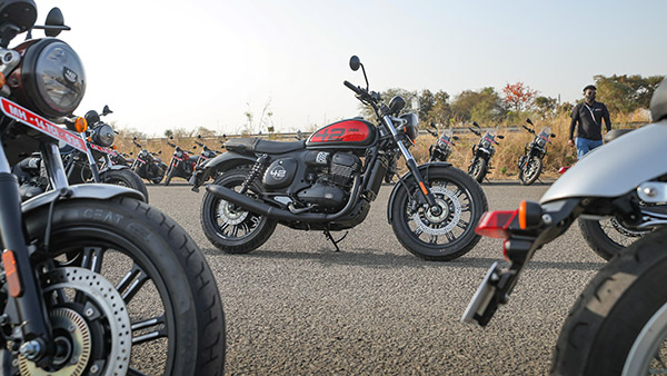 Jawa Yezdi Motorcycles Now on Amazon Flipkart 2025 Adventure Roadster Available Online