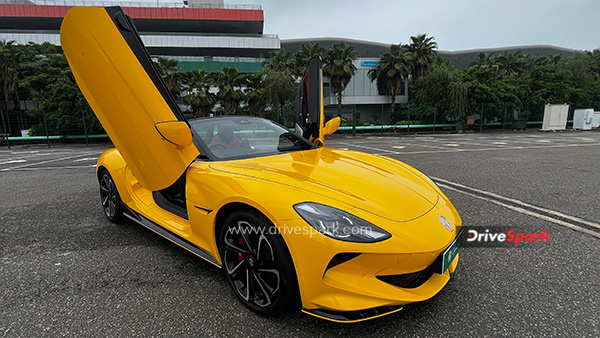 MG Cyberster EV Becomes India s No 1 Best-Selling Sports Car