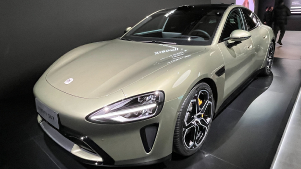 Xiaomi Shocks Tesla and BYD Smartphone Giant Sells 4 1 Lakh Electric Cars in 2025