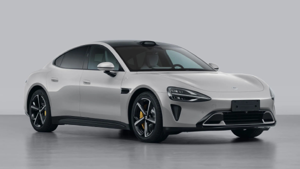 Xiaomi Shocks Tesla and BYD Smartphone Giant Sells 4 1 Lakh Electric Cars in 2025