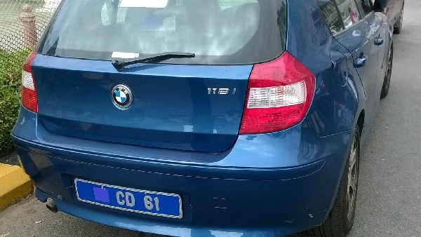 Vehicle Number Plate Colors in India Explained White Yellow Green Red Blue Black Meaning