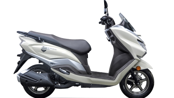 Suzuki Burgman Street Ex Launched With New Pearl Grace White Paint Scheme Suzuki Burgman Street Ex Launched With New Pearl Grace White Paint Scheme