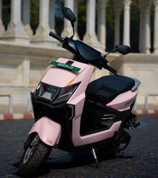 Zelo Knight Plus Rani Edition Limited Electric Scooter Launched 999 Units India Zelo Knight Plus Rani Edition Limited Electric Scooter Launched 999 Units India