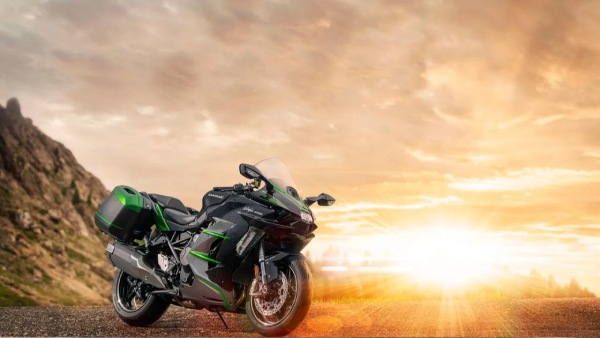 Speed Monsters Top 5 Superbikes in India with Over 200 HP Power Price Details