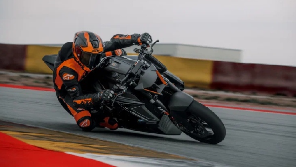 KTM Unveils 1390 Super Duke RR Track Only 100 Units 198 BHP Beast Built for Pure Racing