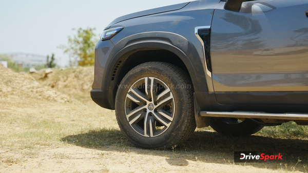 MG Majestor Review Features Performance Price In Telugu Full Details