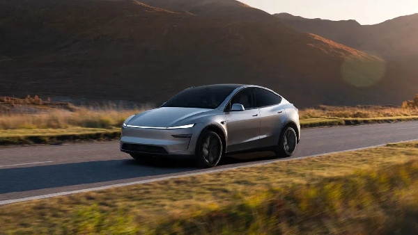Tesla Shocks USA by Launching Model Y L in India First 681km Range 6-Seater Luxury SUV