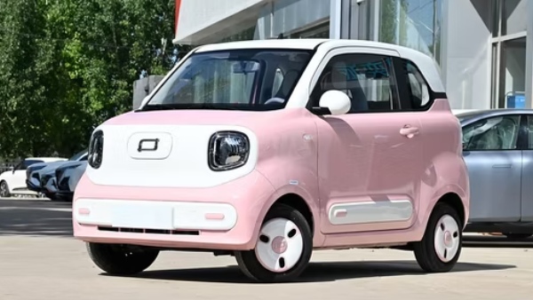 Rs 3 47 Lakh EV with 1200KM Range This Tiny Car Is Shocking Everyone