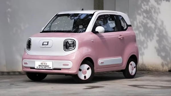 Rs 3 47 Lakh EV with 1200KM Range This Tiny Car Is Shocking Everyone