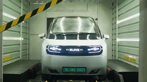 blinq mobility cheapest electric car india 3 minute battery swapping range details telugu blinq mobility cheapest electric car india 3 minute battery swapping range details telugu