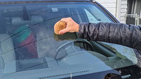 car glass cleaning potato trick rainy season driving tips news