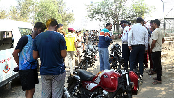 traffic police heavy challan up to 10000 bike scooter illegal modification vehicle seized rules