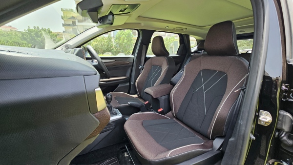 Renault Duster 1 0-litre MT Review Features Engine Performance Details In Telugu