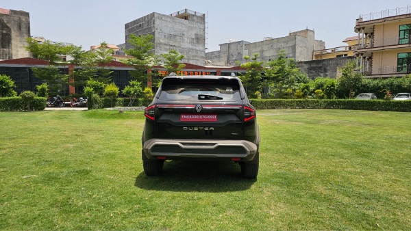 Renault Duster 1 0-litre MT Review Features Engine Performance Details In Telugu