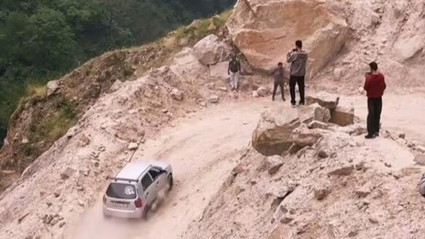 maruti suzuki alto viral video adi kailash dangerous s bend road mountain performance