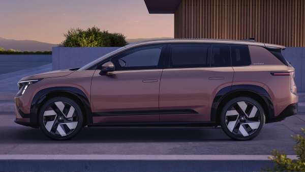 skoda peaq flagship electric suv global debut range charging price features news