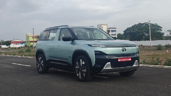 Tata Sierra EV vs Tata Harrier EV Which Electric SUV Offers Better Value for Your Budget