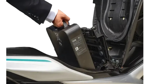 Yamaha Launches Aerox E Electric Scooter In India At Rs 2 82 Lakh Yamaha Launches Aerox E Electric Scooter In India At Rs 2 82 Lakh