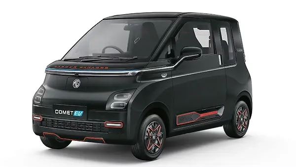எம்ஜி  வால் நட்சத்திரம் EV Black with Fiery Red Accent Colour