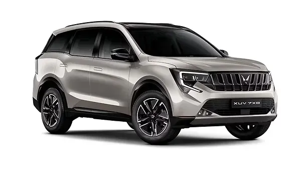 మహీంద్రా  XUV 7XO Desert Myst with Stealth Black Colour