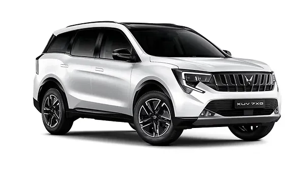 మహీంద్రా  XUV 7XO Everest White with Stealth Black Colour