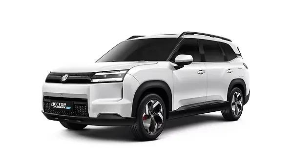 एमजी  हेक्टर टॉमहॉक ईवी Pearl White Colour