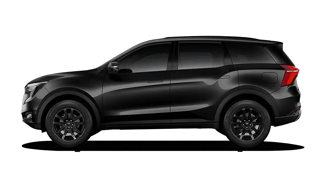 Mahindra  XUV700 Napoli Black Colour