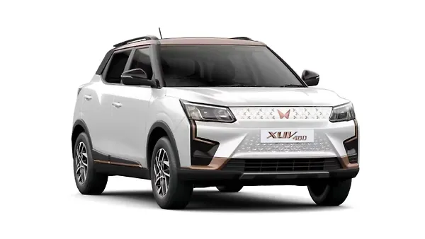 മഹീന്ദ്ര  ഇഎക്‌സ്‌യുവി400 Satin Copper, Everest White Colour