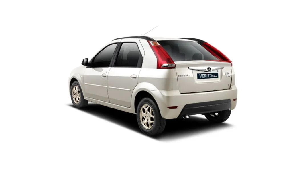 Mahindra  Verito Vibe CS Diamond White Colour