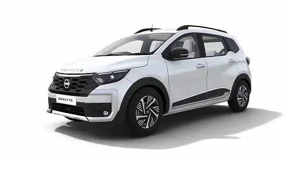 ನಿಸ್ಸಾನ್  New MPV Storm White Colour