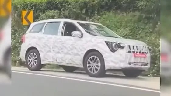 Mahindra&nbsp;XUV700 Facelift