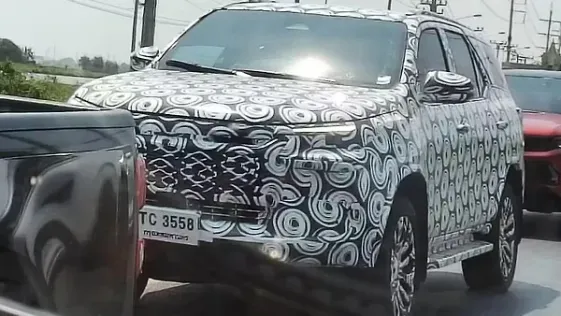 Toyota&nbsp;Fortuner Facelift