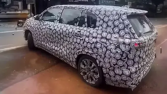 Toyota&nbsp;Innova Hycross Facelift