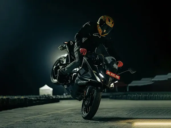 Bajaj Pulsar RS 200 Engine And Performance