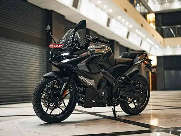 Bajaj Pulsar RS 200 Important Features