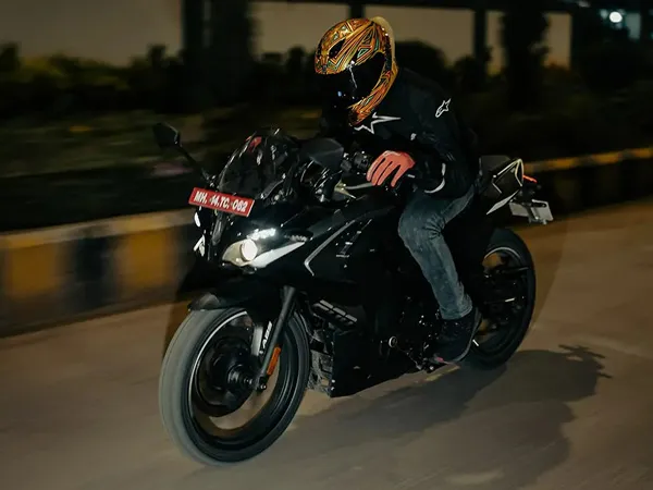 Bajaj Pulsar RS 200Fuel Efficiency