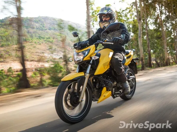 टीवीएस अपाचे आरटीआर 200 4वी Mileage