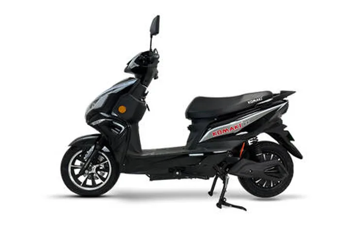 Komaki SE Jet Black Colour