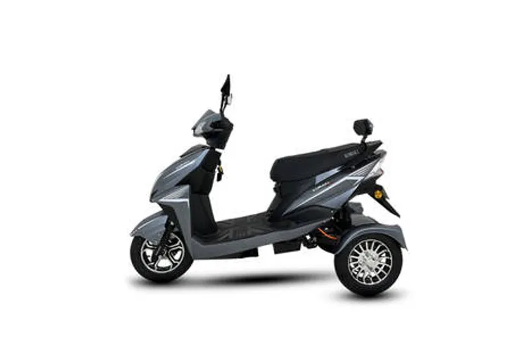 Komaki XGT X5 Gray Colour