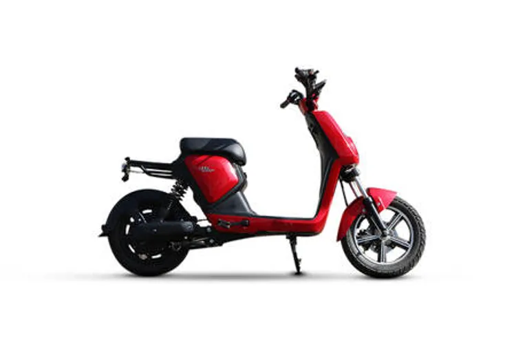 White Carbon Motors O3 Red Colour