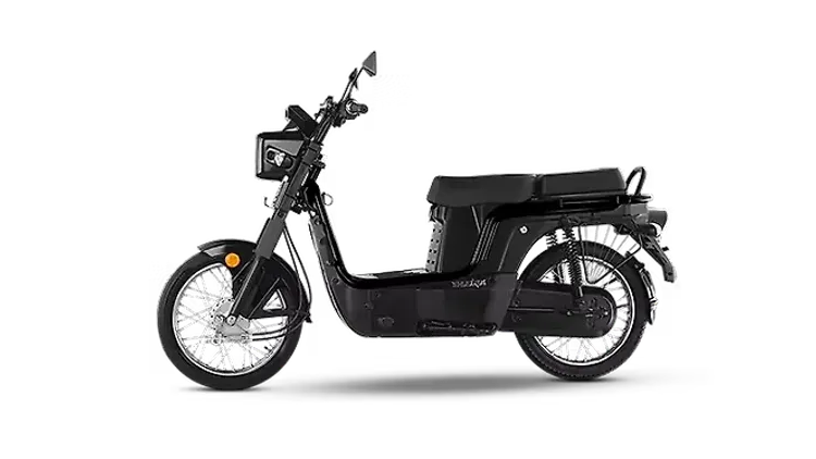 Kinetic Green E Luna Night Star Black Colour